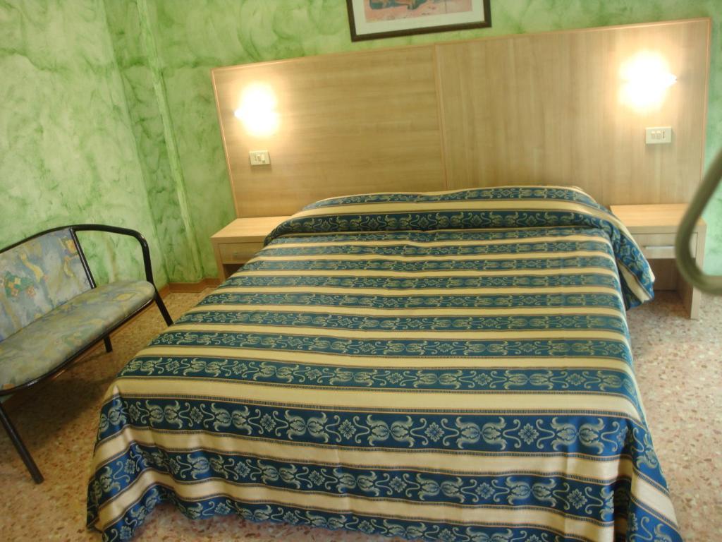 Hotel Bahamas Лидо-ди-Савио Номер фото