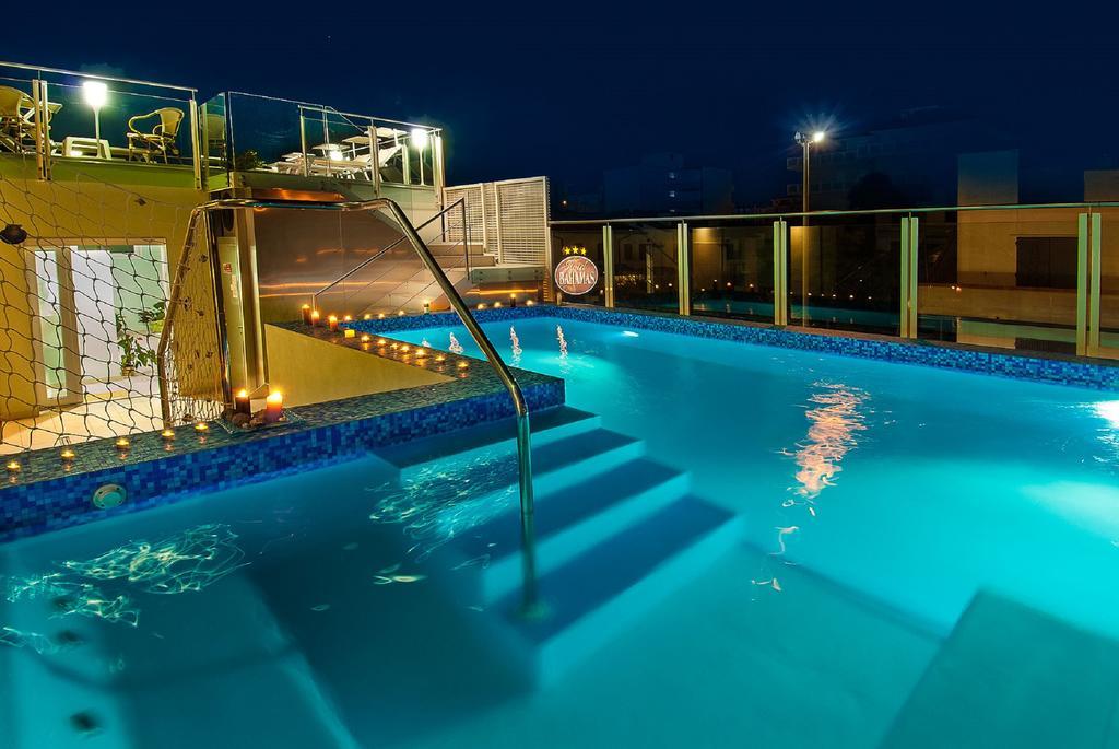 Hotel Bahamas Лидо-ди-Савио Экстерьер фото